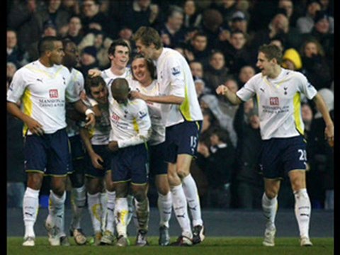 Hotspur 2 – 0 Fulham : Peter Crouch and David Bentley scored