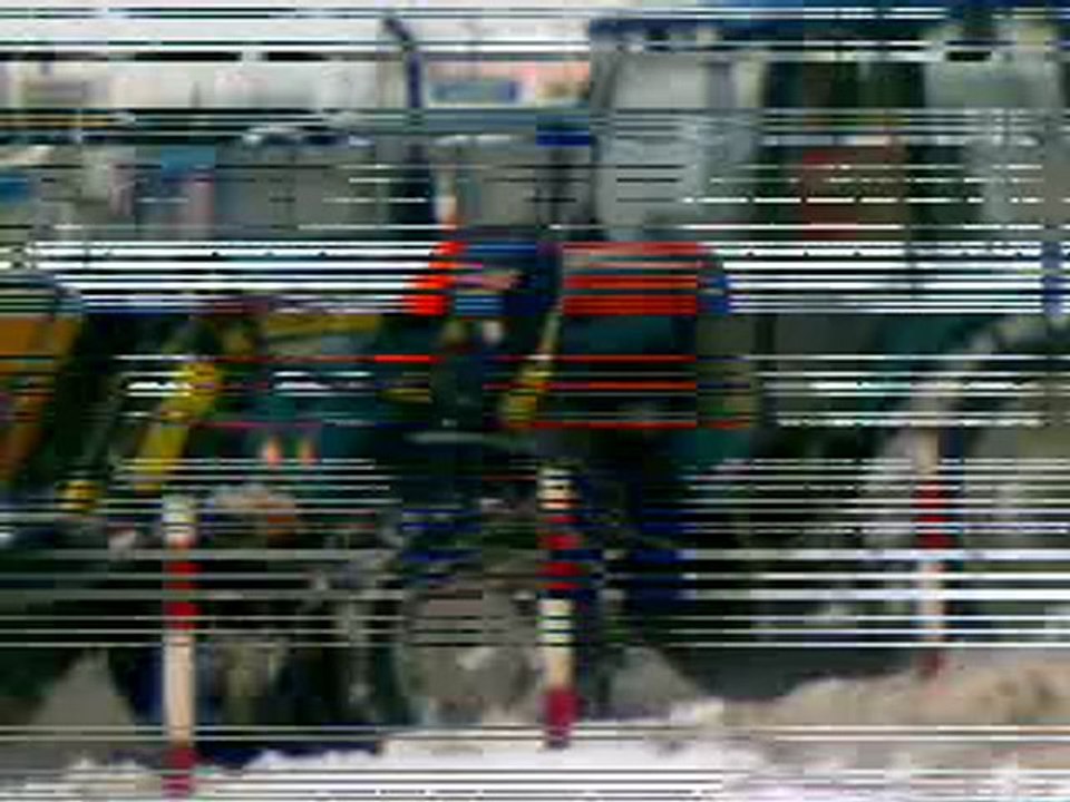 Woda zalała całą ulicę. Awaria wodociągu