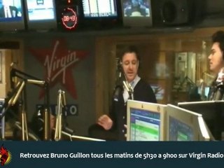 La chorale de "personnes de petite taille" devant l'elysée