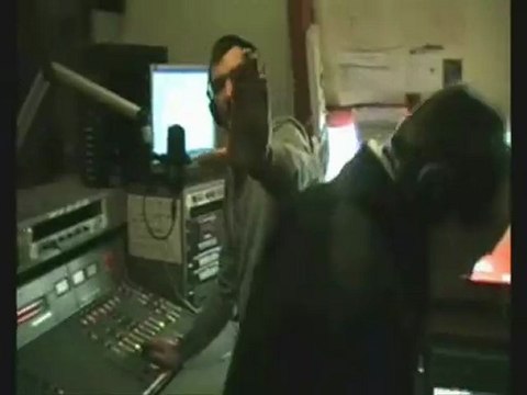 CaptainFunkOnTheRADIO! Radio Béton! 93.6 Mhz. (BAD & CRASY DEEJAY PURE FUNKY ATTITUDE)