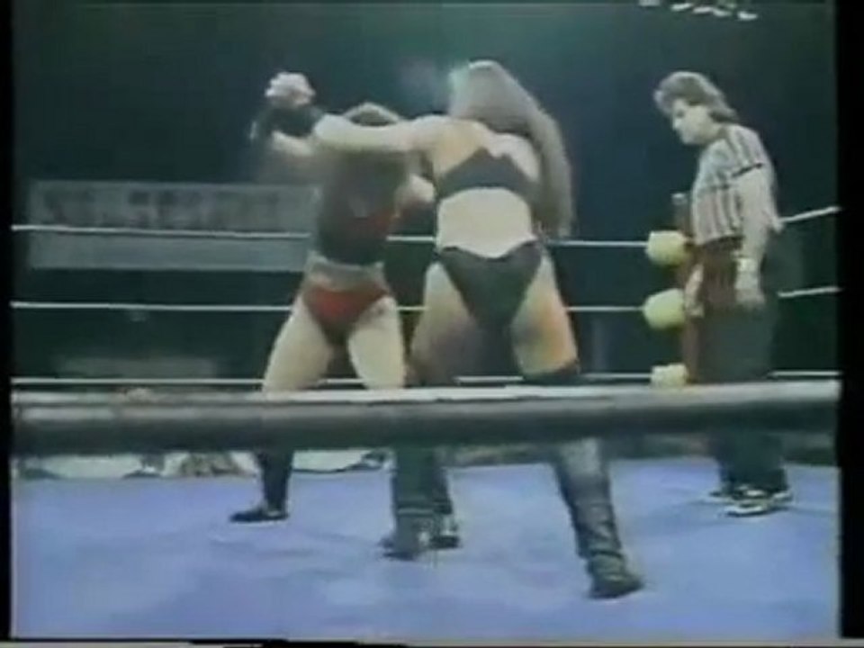 Malia Hosaka vs Brandi Alexander (Ladies Wrestling)