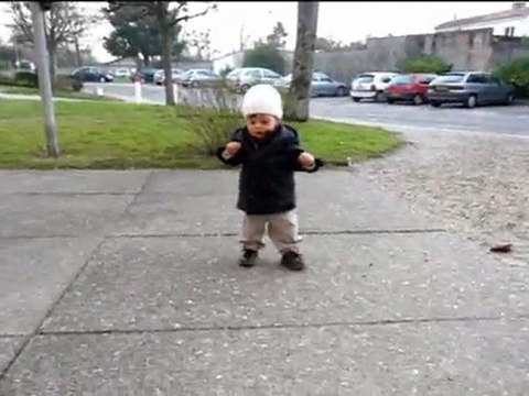 Premiers pas de Coincoin, 15 mois !