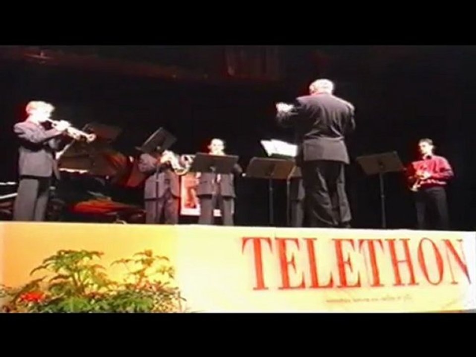 Thierry CAENS trompette au Téléthon