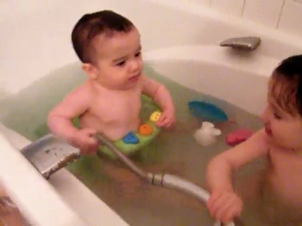 Maxence dans le bain