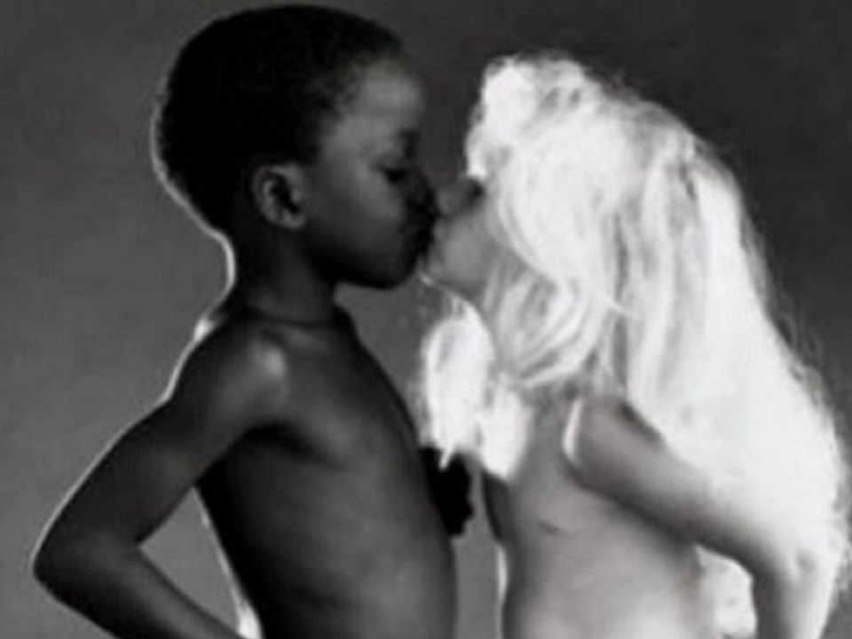 Elle sort qu'avec des Blacks