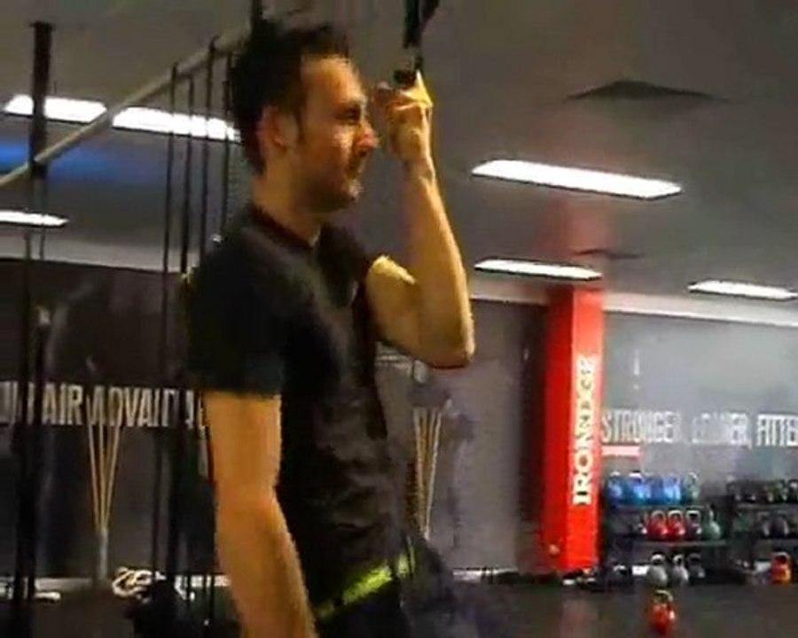 1 finger chin ups