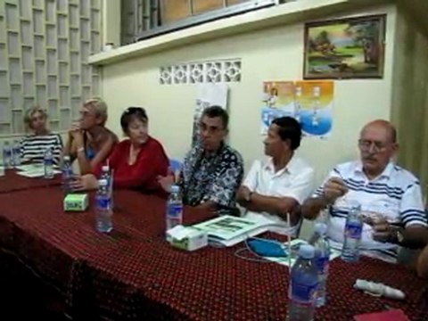 rencontre entre français et étudiants Cambodgiens