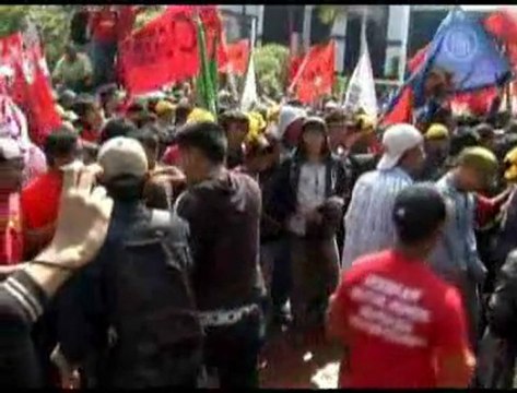 Protesters Call on Indonesian President to Take Firmer Actio