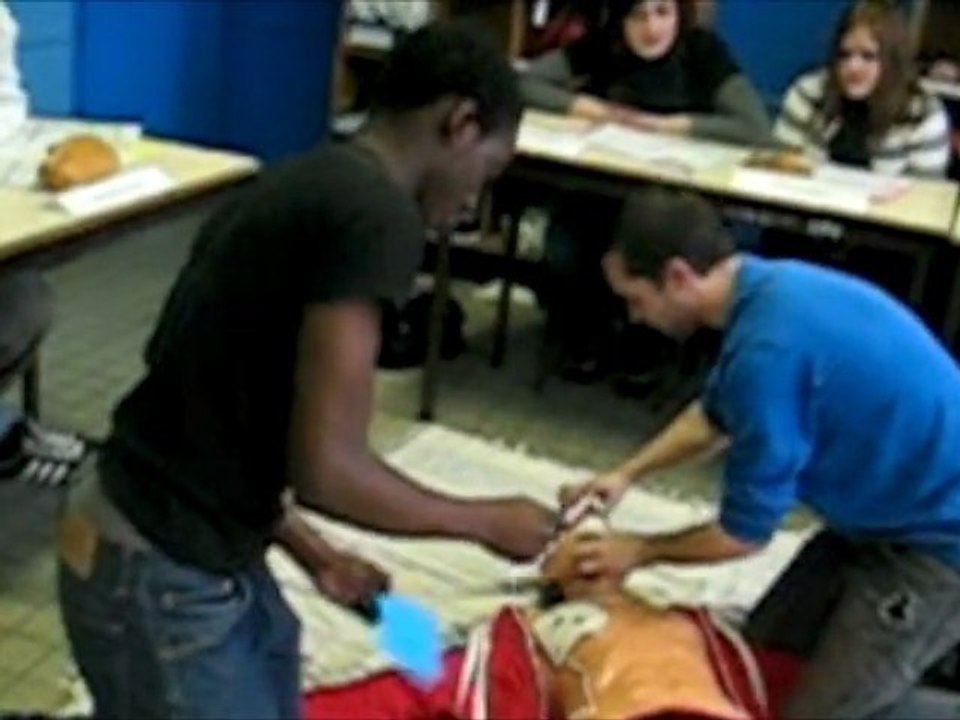 Estrées-Saint-Denis, initiation au secourisme au lycée