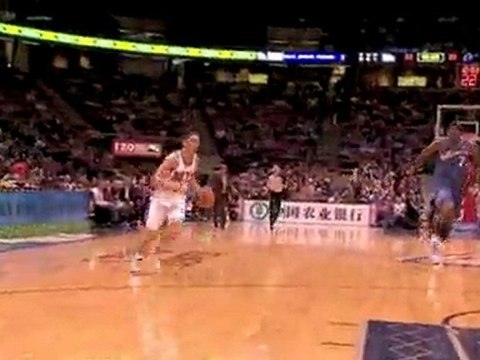 Chris Quinn throws the alley-oop to Terrence Williams for th