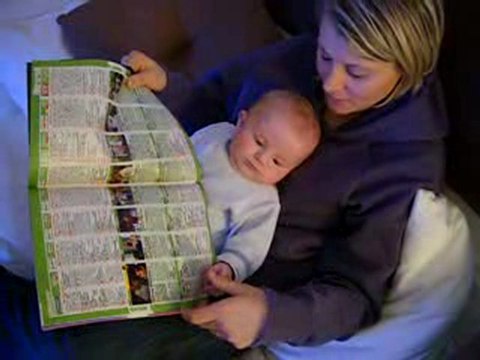 201001 Romain lit le programme tv