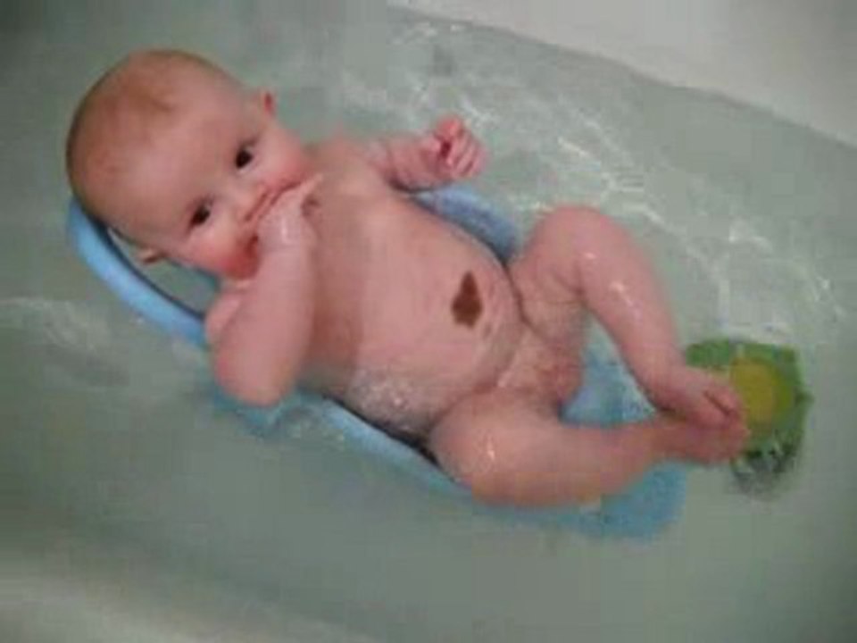 201001 Romain au bain varicelle