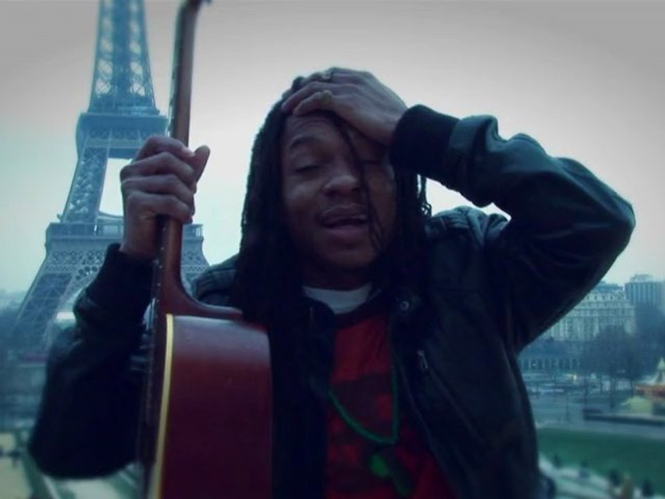 CLIP NATURE FALLING IN LOVE AGAIN