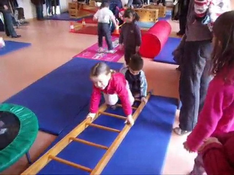 SPECTACLE BABY GYM