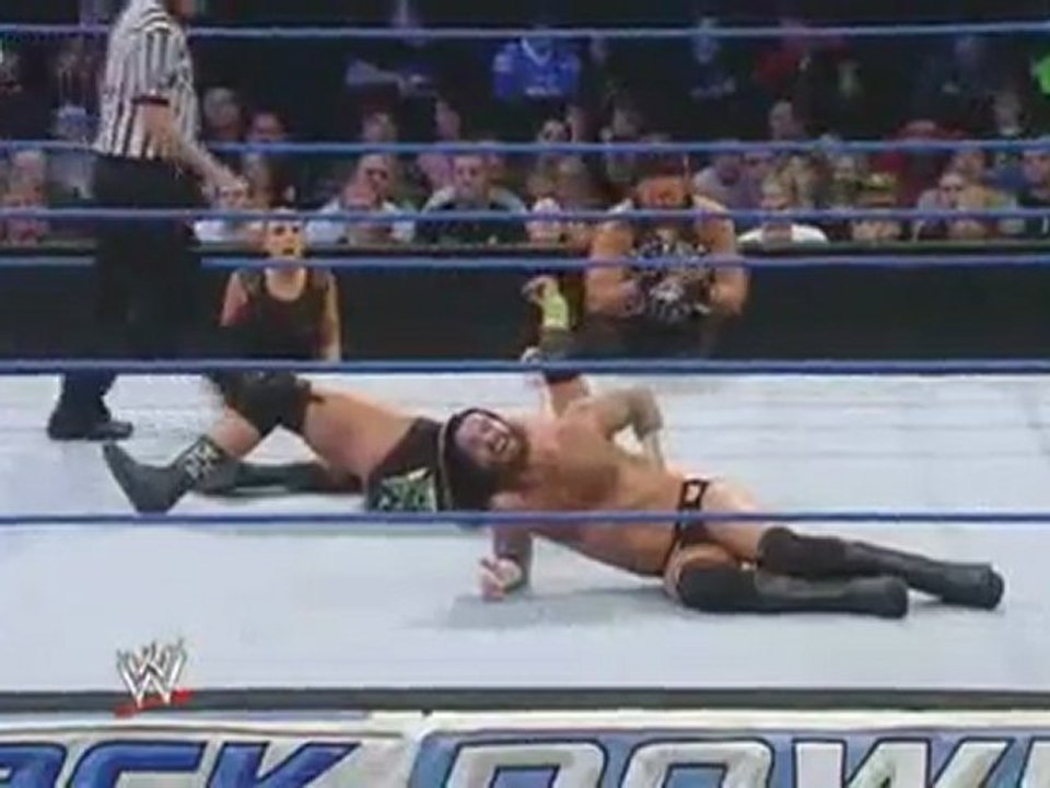 HHH vs CM Punk at WWE Smackdown 29.01.2010 w/ Luck Gallow