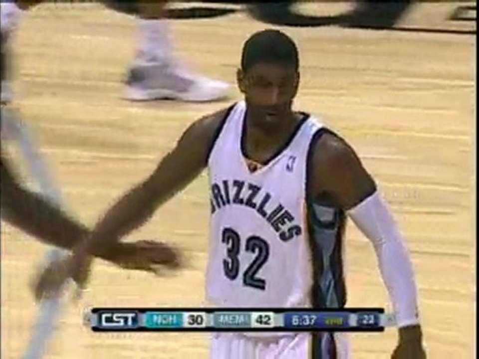 O.J. Mayo gets the steal and then throws down the two-hand j