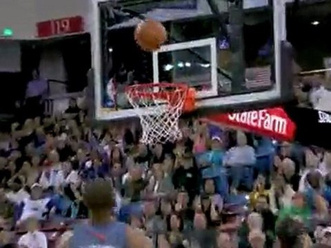 Omri Casspi tips the ball ahead to Kevin Martin for the buck