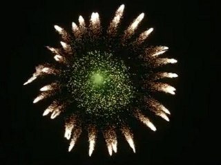 125mm FARFALLE WITH GREEN STROBE CENTER