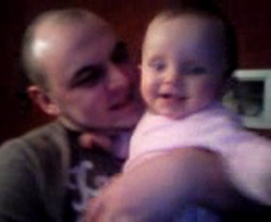 Faustine fait des bisous !!