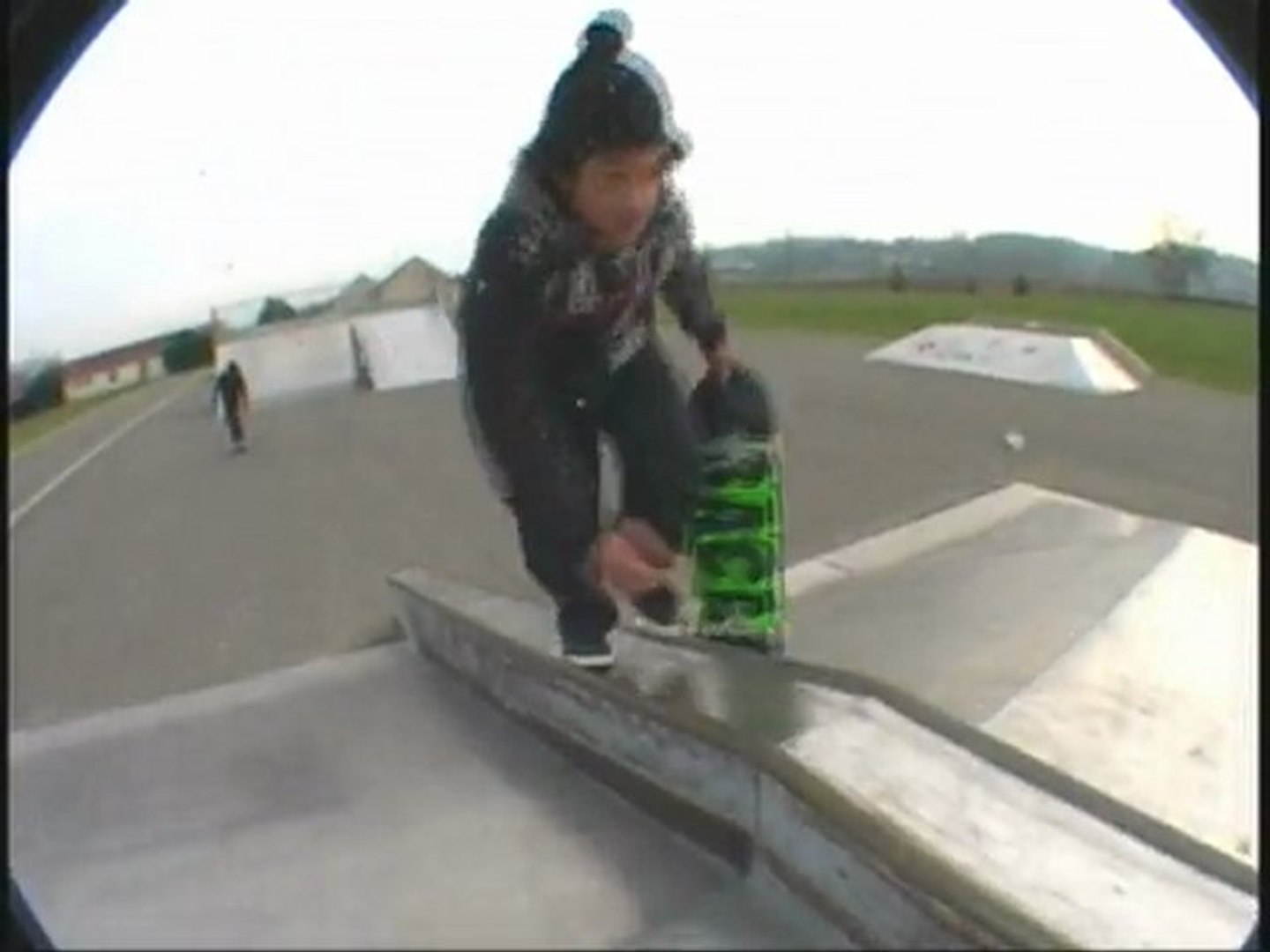 THE FIRST ROUND VX 2000 by