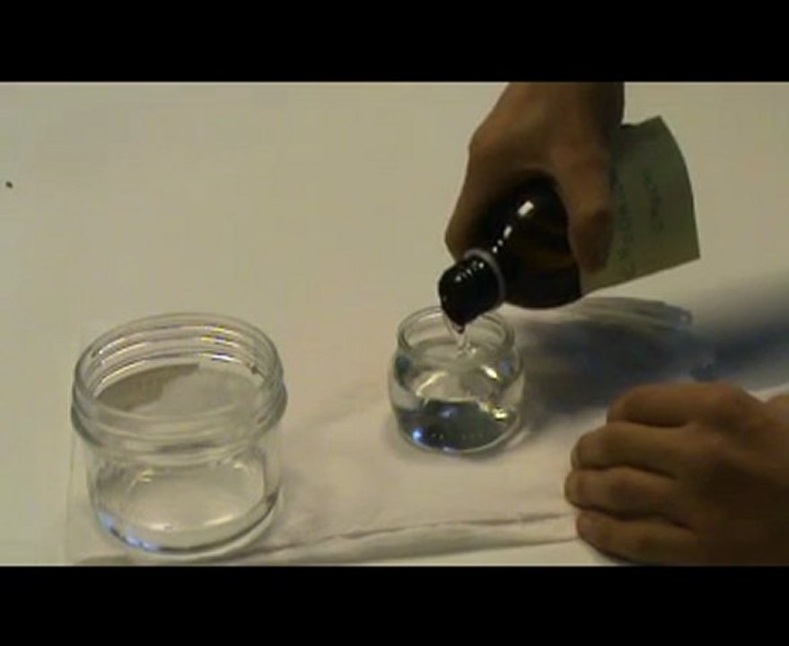 Bouteille en verre qui disparait