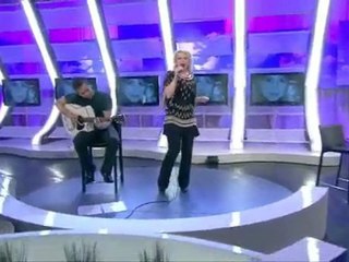 Martine St-Clair interprète 4 de ses grands succès