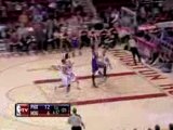 Steve Nash throws the long pass to Grant Hill, who throws th
