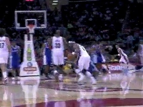 Baron Davis gets the steal and takes it in for the amazing l