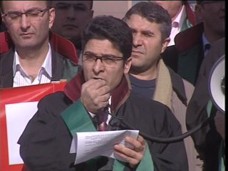 İstanbul Barosu Avukatlarından Balyoz Protestosu