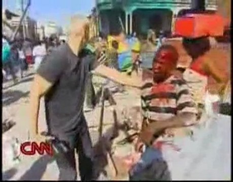 Un reporter de CNN érigé en héros par la chaîne