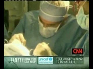 Haïti: un reporter médecin de CNN opère en direct