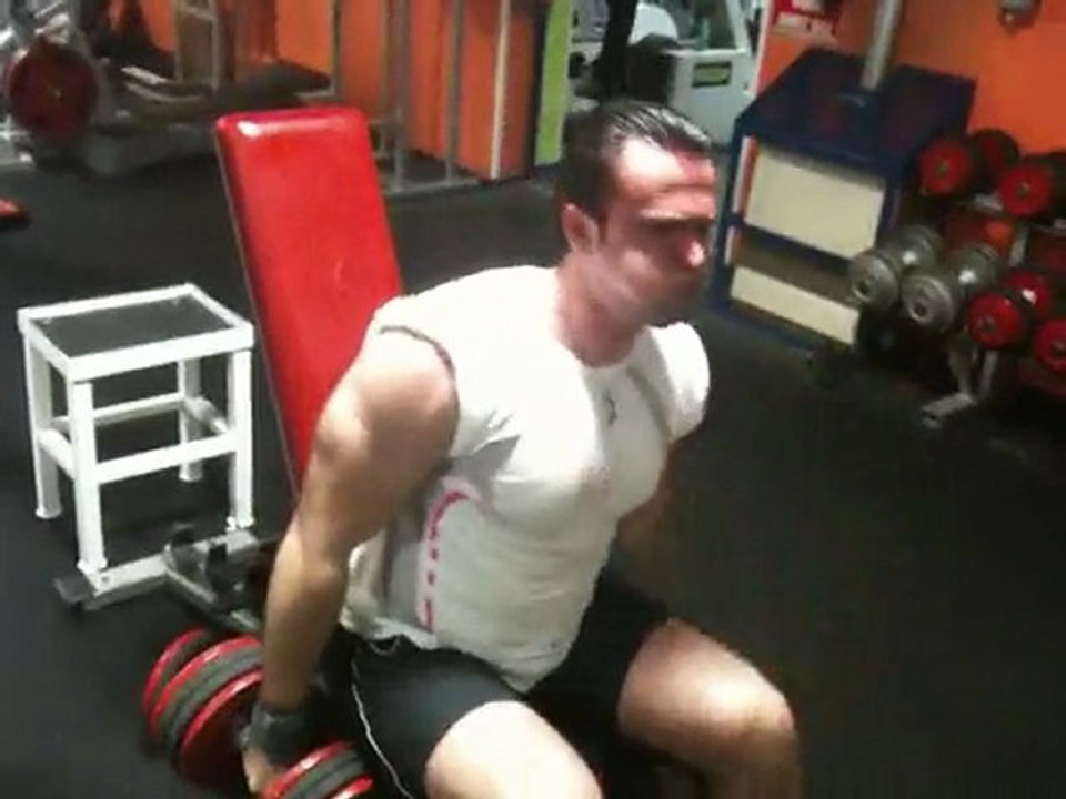 Biceps banc droit 40kg noureddine 01/2010 suite 2