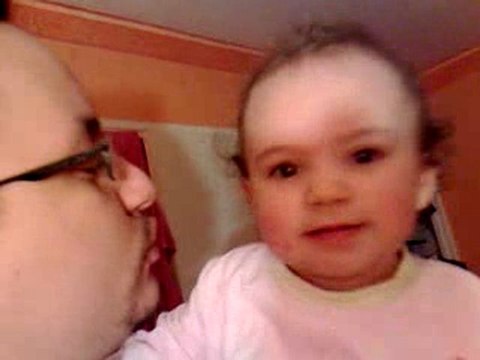 bisou maman mais pas bisou papa mais pourquoi ????