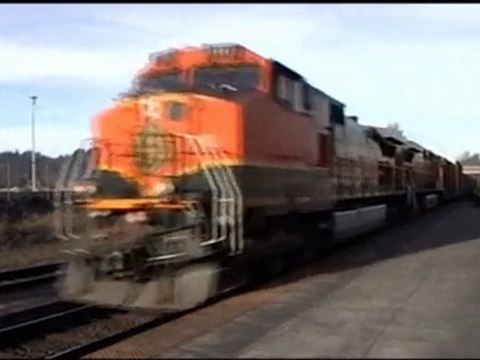 UP #1445 Meets BNSF #1117 at Kelso.