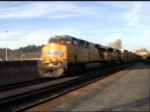 UP #5522 W/ a #5500 series GEVO