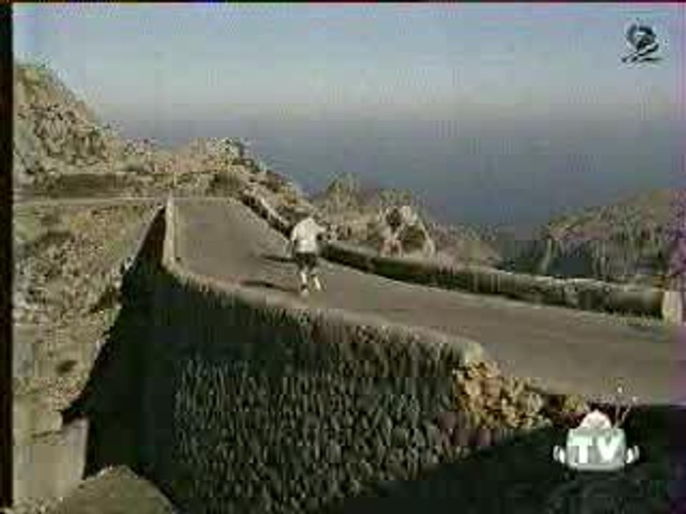 Funny Videos - Porsche pushed over cliff