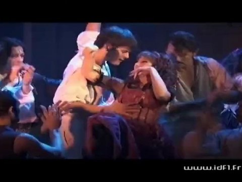 Zorro, la comédie musicale aux Folies Bergères