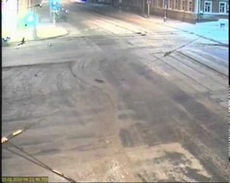 Enorme crash taxi vs voiture