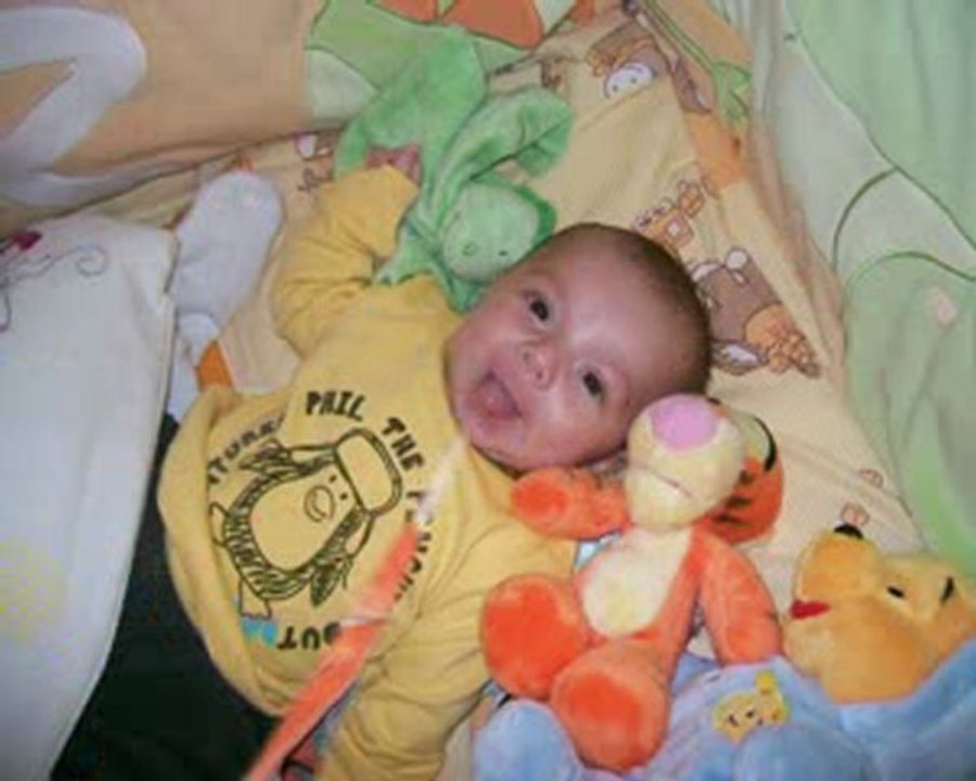 Notre loulou Sacha de sa naissance à ses 2 mois et demi.