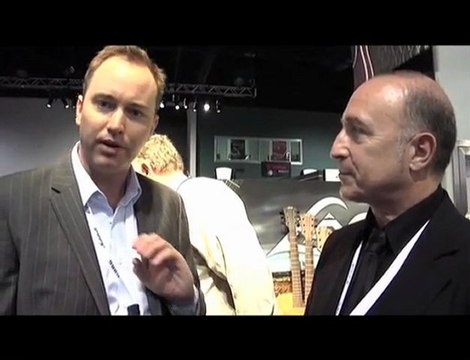 Michel Lâg-Chavarria au NAMM 2010 (La Boite Noire)