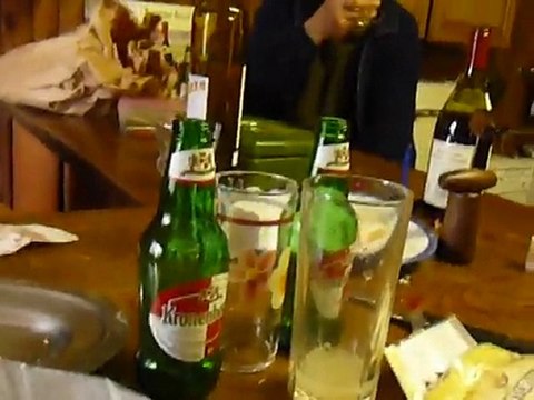 il se sent pousser des couilles