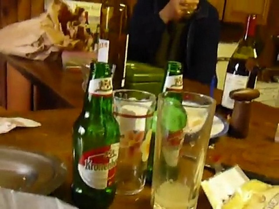 il se sent pousser des couilles