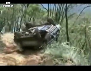 Regis defonce la voiture de son pere