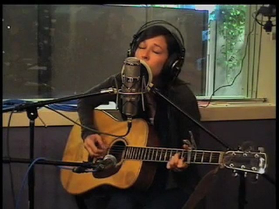 Meiko Performs "Loser" Live In-Studio!