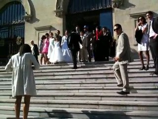 Photo de famille sur le parvis de l'Hôtel de Ville