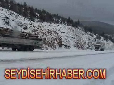 Seydişehir- Antalya Yolunda ulaşıma kar engeli