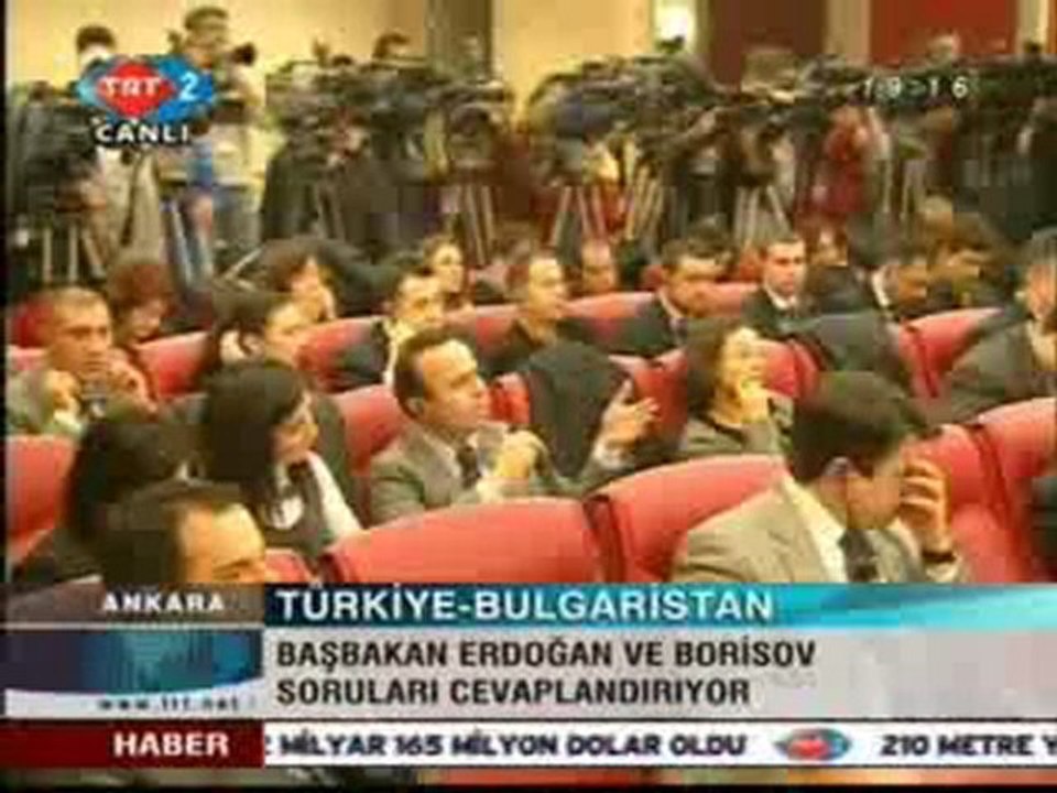 İŞTE TRT CANLI YAYININDA YAŞANAN SKANDALIN GÖRÜNTÜLERİ