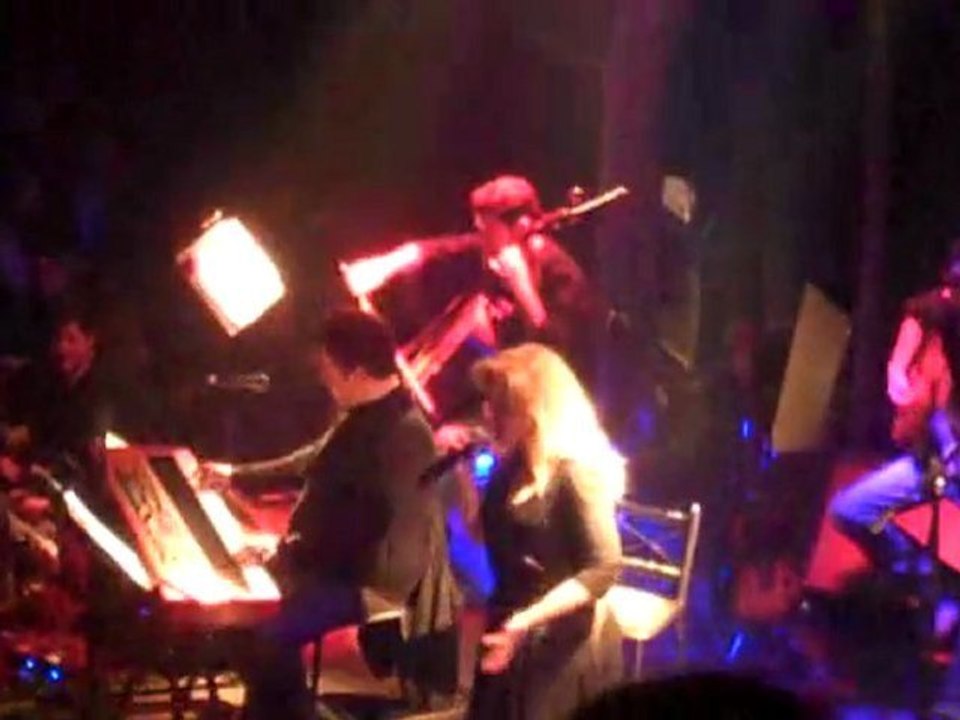 Η Νατάσσα Μποφίλιου στο Σταυρό του Νότου