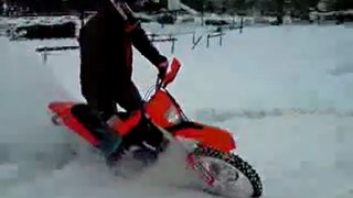 moto ktm 250 excf dans la neige run