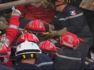 Video   Haiti Mucizesi  Enkaz altında 27 gün yaşamış